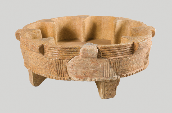 Figura 1. R106. Brasero nazarí. © Museo de la Alhambra (fotografía: José Domingo Lentisco Navarro, Arquemus Medievalia).